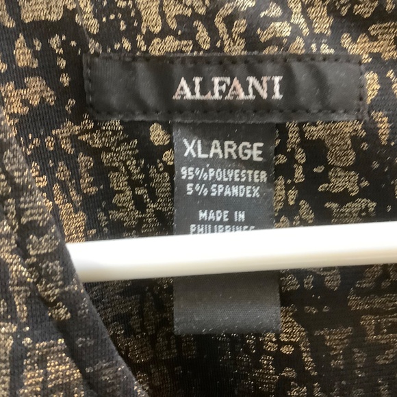 Sleeveless black and shimmery gold peplum top - Picture 3 of 4